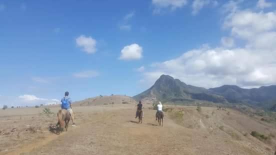 Leko Lembo Guesthouse Keli Bagian luar foto